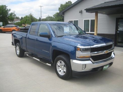 Used 2017 Chevrolet Silverado 1500 LT w/ All Star Edition AWD/4WD image 2