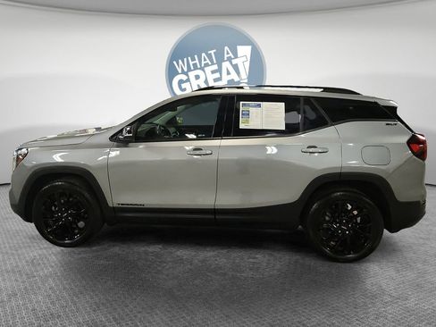 Certified 2024 GMC Terrain SLT w/ Infotainment Package II AWD/4WD image 8