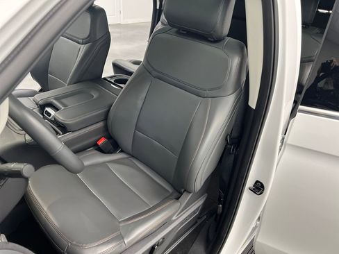 Used 2025 Ford Expedition Max Active image 9