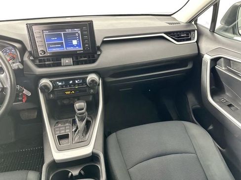 Used 2020 Toyota RAV4 LE AWD/4WD image 23