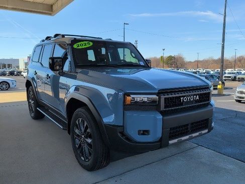 Used 2025 Toyota Land Cruiser image 11