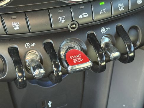 Used 2021 MINI Cooper Convertible w/ 6.5" Touchscreen Package image 23