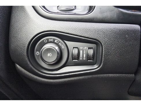 Used 2019 Jeep Renegade Altitude w/ Quick Order Package 2XM AWD/4WD image 19