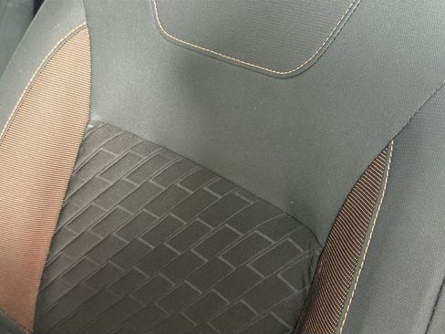 Used 2021 Nissan Kicks SR FWD image 17