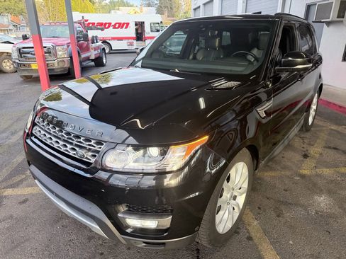 Used 2017 Land Rover Range Rover Sport HSE image 3