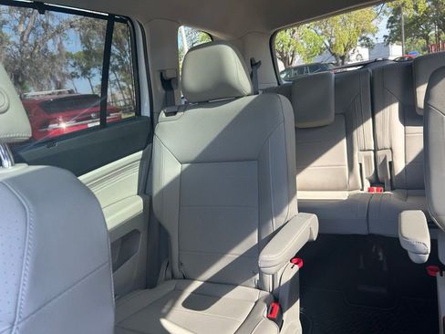 Used 2021 Volkswagen Atlas SE w/ Panoramic Sunroof Package image 12