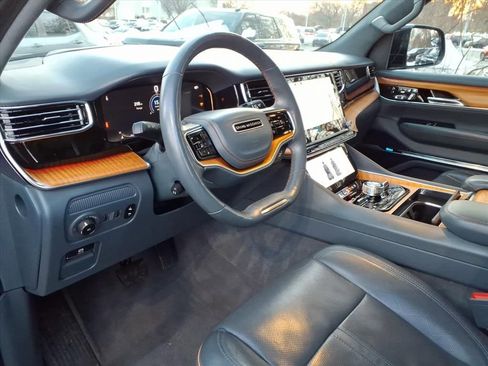 Used 2022 Jeep Grand Wagoneer Series II w/ Convenience Group III image 15