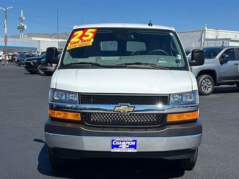 Certified 2025 Chevrolet Express 3500 LT w/ LT Preferred Equipment Group RWD image 2