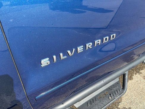 Used 2018 Chevrolet Silverado 1500 LT w/ All Star Edition image 9