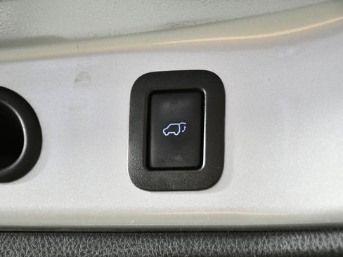 Used 2016 Toyota Highlander XLE image 51