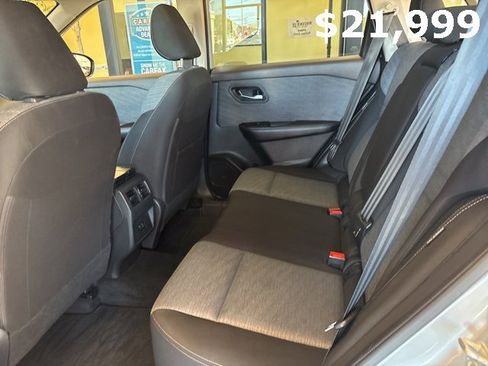 Used 2023 Nissan Rogue SV image 14