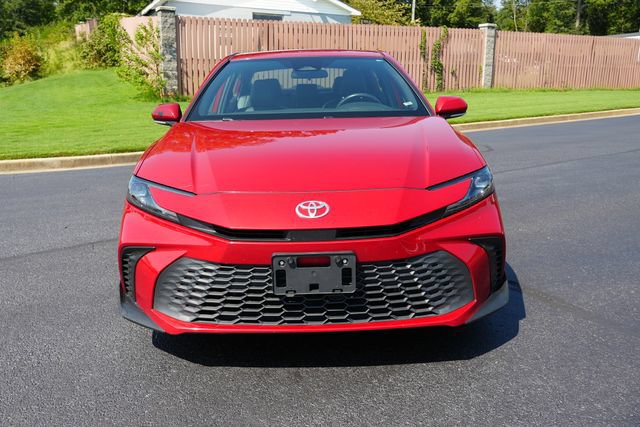 Used 2025 Toyota Camry SE FWD image 2