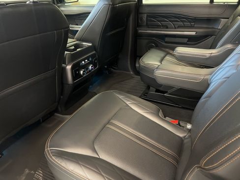 Used 2024 Ford Expedition Max Platinum AWD/4WD image 8