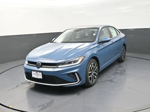 New 2026 Volkswagen Jetta SE FWD image 4
