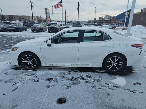 Used 2019 Toyota Camry SE image 6
