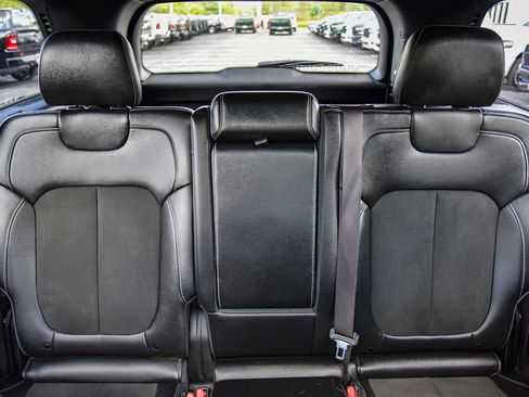 Used 2023 Jeep Grand Cherokee Altitude AWD/4WD image 20