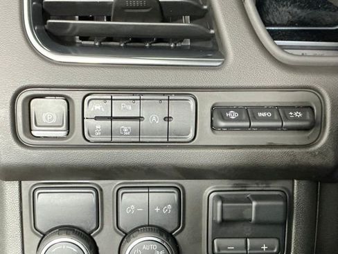 Used 2023 Chevrolet Tahoe High Country RWD image 9