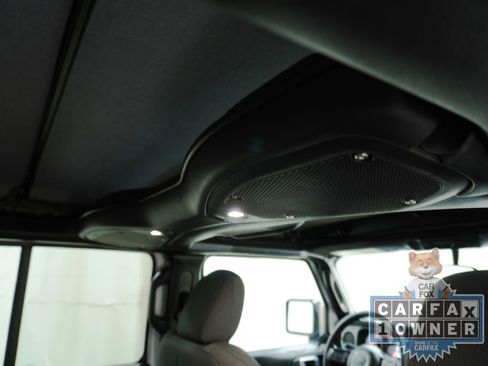 Used 2025 Jeep Gladiator Sport image 18