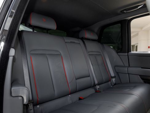 Certified 2023 Rolls-Royce Cullinan image 36