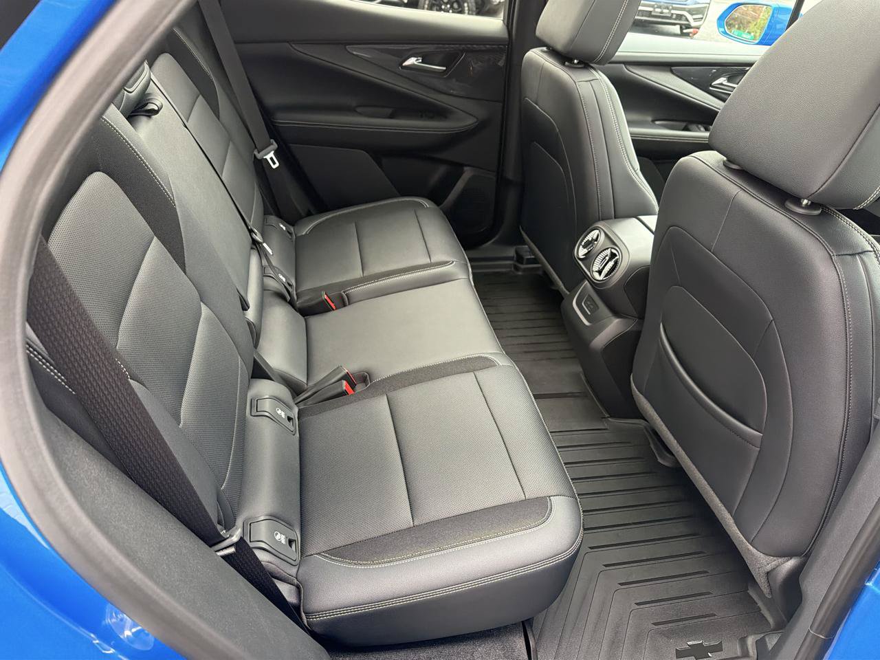 Used 2025 Chevrolet Blazer EV LT AWD/4WD image 12