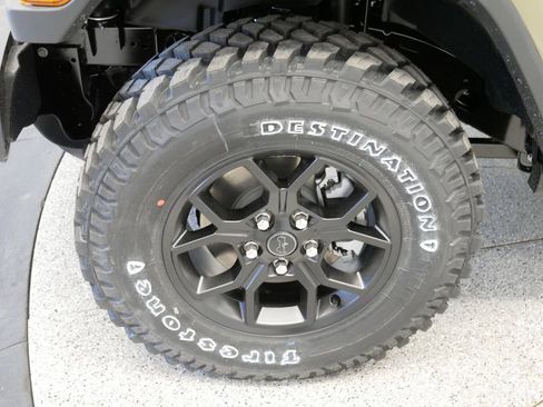 New 2025 Jeep Gladiator Willys image 22