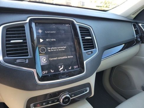 Used 2019 Volvo XC90 T6 Momentum w/ Advanced Package image 9