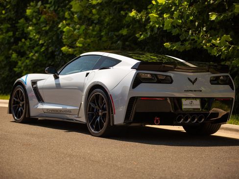 Used 2018 Chevrolet Corvette Z06 w/ Carbon 65 Edition RWD image 30