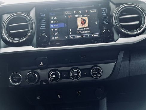 Used 2016 Toyota Tacoma TRD Off-Road image 11