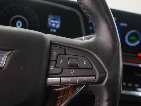 Used 2023 Cadillac Escalade Premium Luxury AWD/4WD image 32