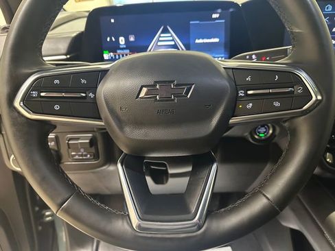 Used 2025 Chevrolet Suburban Z71 w/ Comfort Package image 10