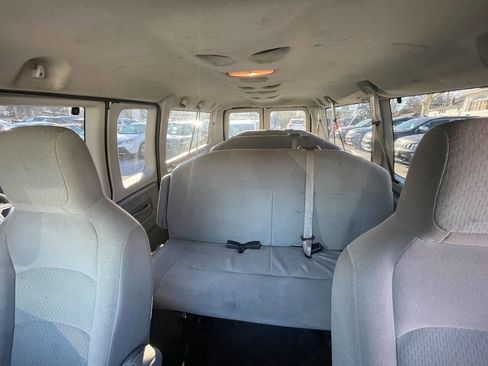 Used 2010 Ford E-350 and Econoline 350 XLT image 13