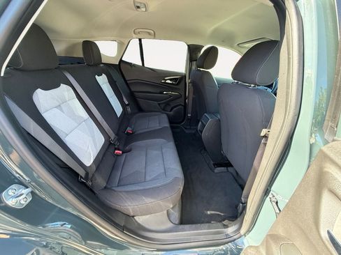 Used 2025 Chevrolet Trax LS w/ LS Convenience Package FWD image 23