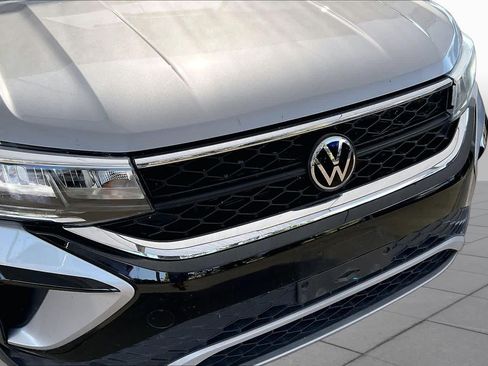 Used 2024 Volkswagen Taos SE AWD/4WD image 29