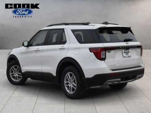 New 2026 Ford Explorer Active w/ Active Comfort Package RWD image 4