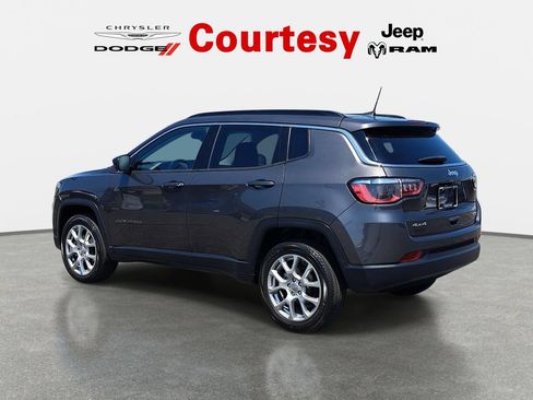 Certified 2022 Jeep Compass Latitude AWD/4WD image 6