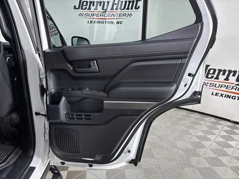 Used 2025 Toyota 4Runner SR5 AWD/4WD image 27