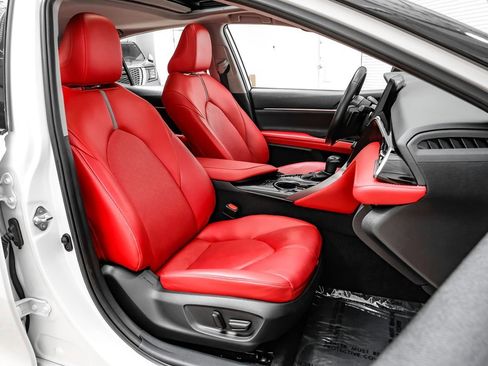 Used 2022 Toyota Camry XSE image 33