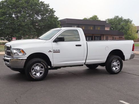 Used 2016 RAM 2500 Tradesman w/ Chrome Appearance Group AWD/4WD image 10