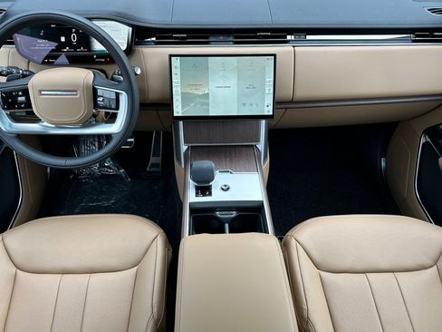 New 2026 Land Rover Range Rover Long Wheelbase SE AWD/4WD image 15