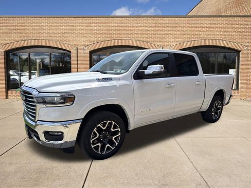 Used 2026 RAM 1500 Laramie AWD/4WD image 8