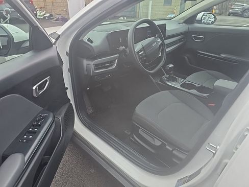 Used 2025 Kia K4 LXS FWD image 7
