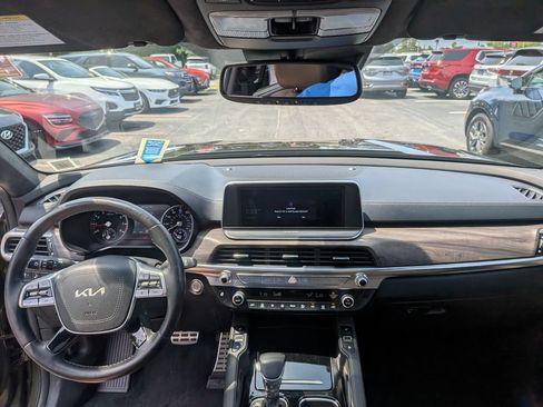 Used 2022 Kia Telluride SX w/ SX Prestige Package AWD/4WD image 9
