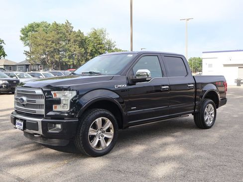 Used 2016 Ford F150 Platinum w/ Equipment Group 701A Luxury AWD/4WD image 4