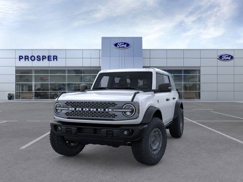 New 2025 Ford Bronco Badlands image 2
