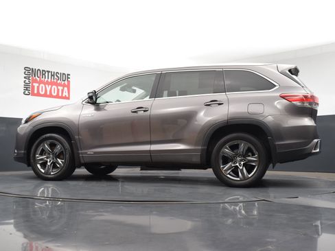 Used 2017 Toyota Highlander Limited Platinum image 39