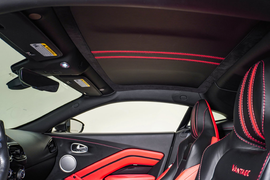 Used 2019 Aston Martin V8 Vantage Coupe RWD image 22