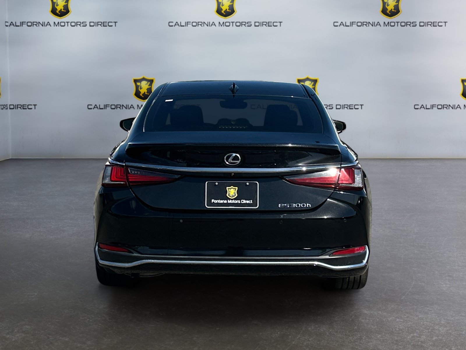 Used 2025 Lexus ES 300h w/ Premium Package FWD image 4