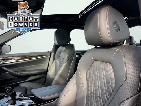 Used 2023 BMW 530e xDrive 530e iPerformance image 37