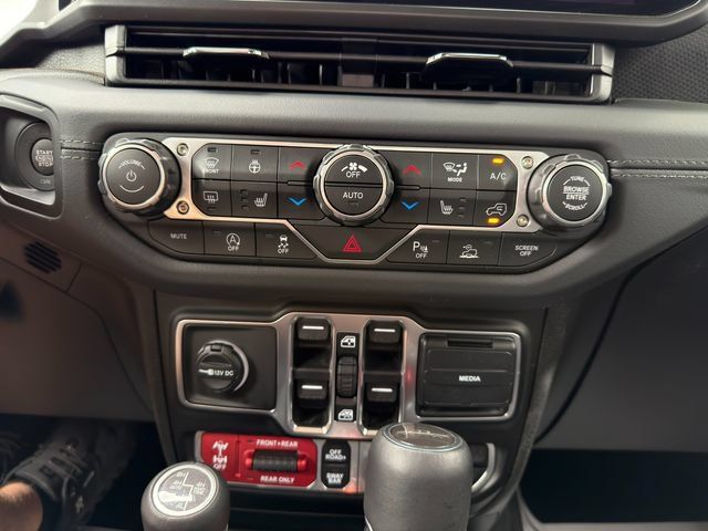 Used 2026 Jeep Gladiator Rubicon AWD/4WD image 35