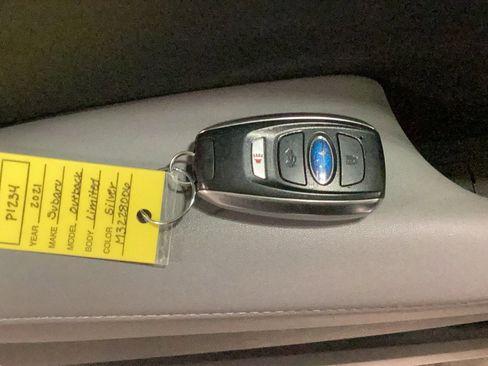 Used 2021 Subaru Outback Limited image 11